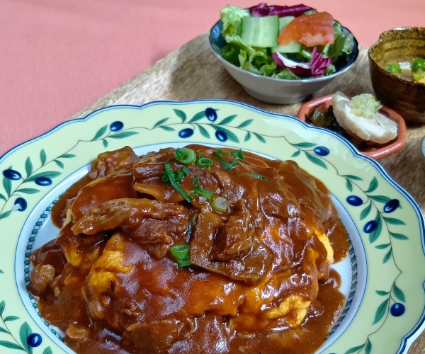 特製牛バラ煮込みあんかけ天津飯